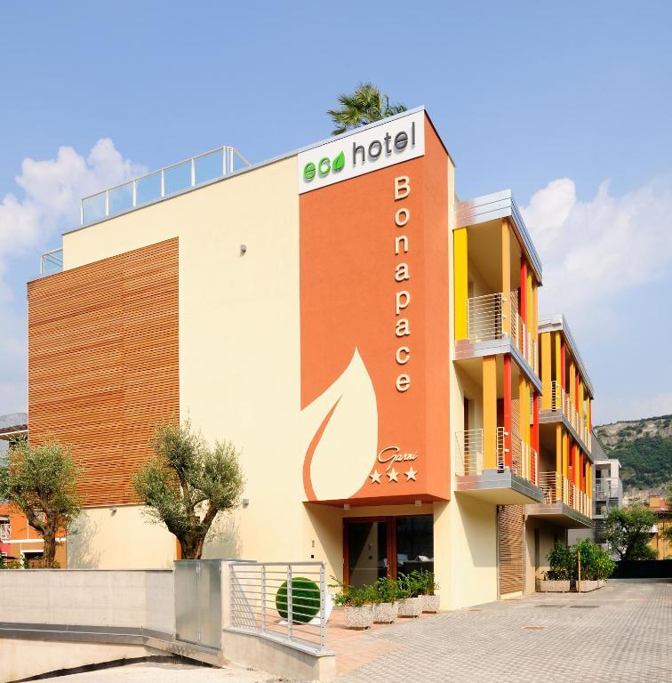 Eco Hotel Bonapace Torbole Sul Garda Екстериор снимка