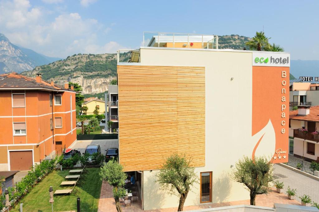 Eco Hotel Bonapace Torbole Sul Garda Екстериор снимка